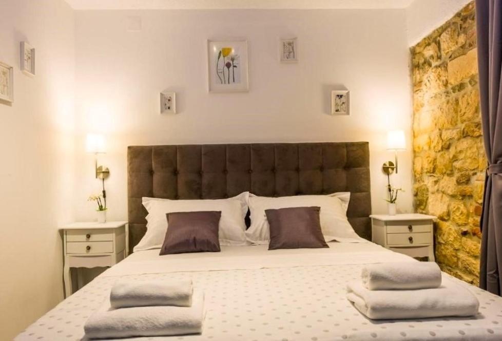 Xiv Century Bed and breakfast Kaštela